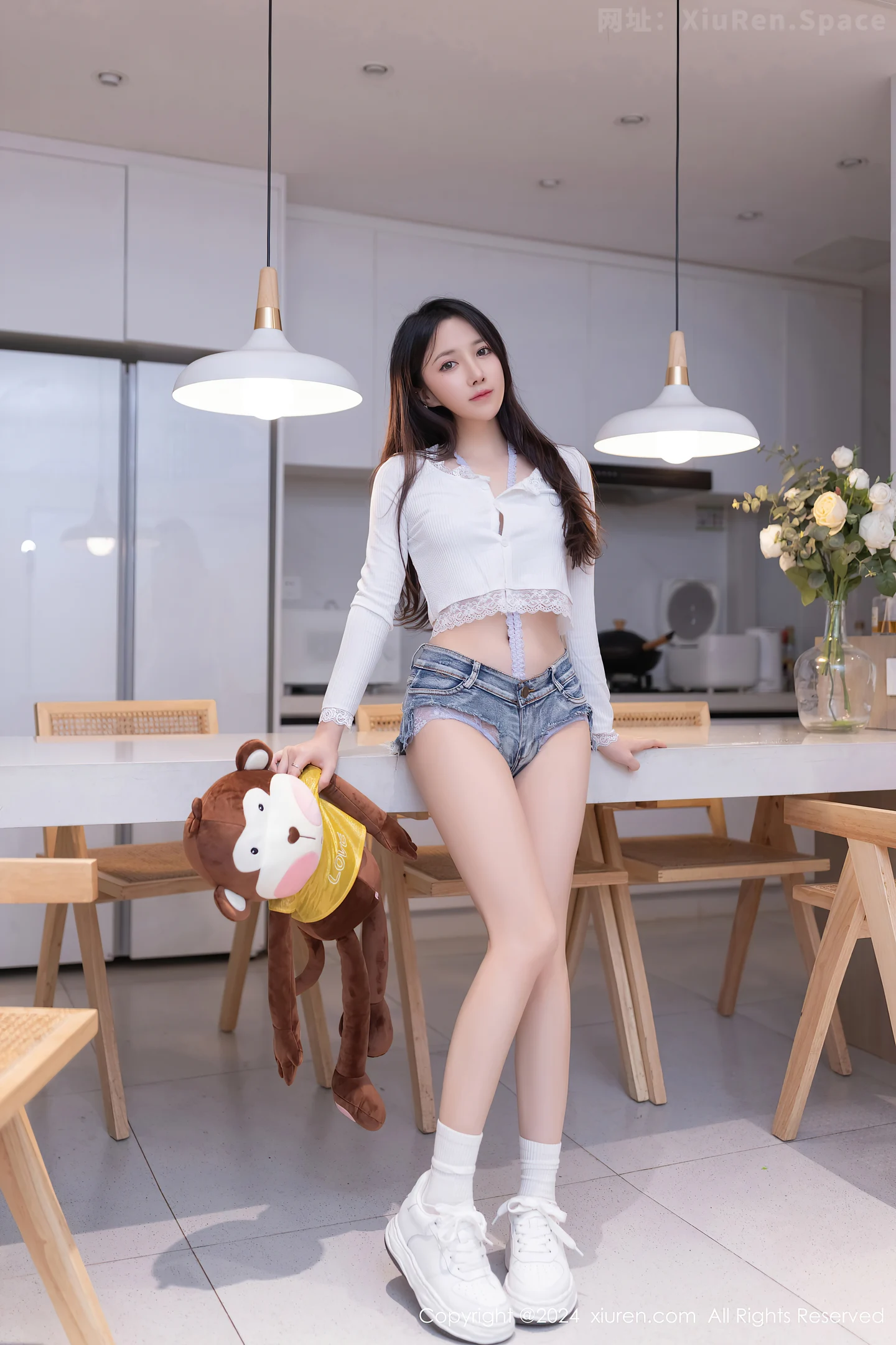 图片[6]-[XiuRen秀人网]VOL.8639 模特鱼子酱Fish性感白色短T配紫色情趣内衣秀曼妙身姿诱惑写真80P-秀人网官方网站